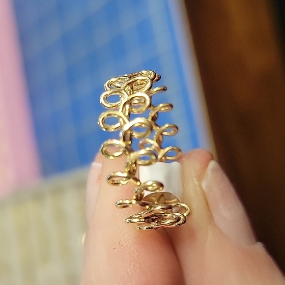 Felt's Fun Finds Jewelry - Wire Loops Gold Tone Ring Size 7